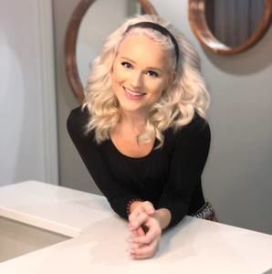 Meet your Posher, Elizabeth